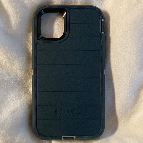 Otterbox Defender Iphone 11 phone case - Picture 1 of 2